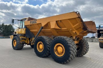 wozidło przegubowe 6x6, opony w b. dobrym stanie