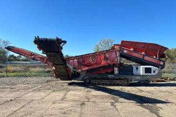 mobilny przesiewacz, 2 pokłady, 3 frakcje, silnik Cat, waga 29t